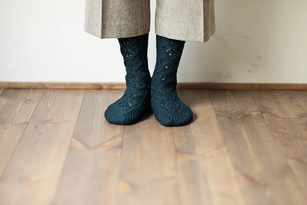 Socks: Knitting with Popular Ravelry Patterns (Japanese)