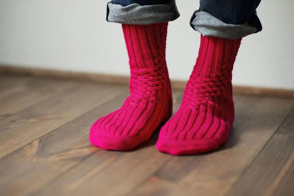 Socks: Knitting with Popular Ravelry Patterns (Japanese)