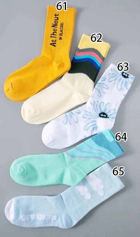 Trendy Mid-Barrel Cotton Socks