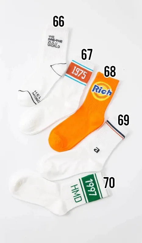 Trendy Mid-Barrel Cotton Socks