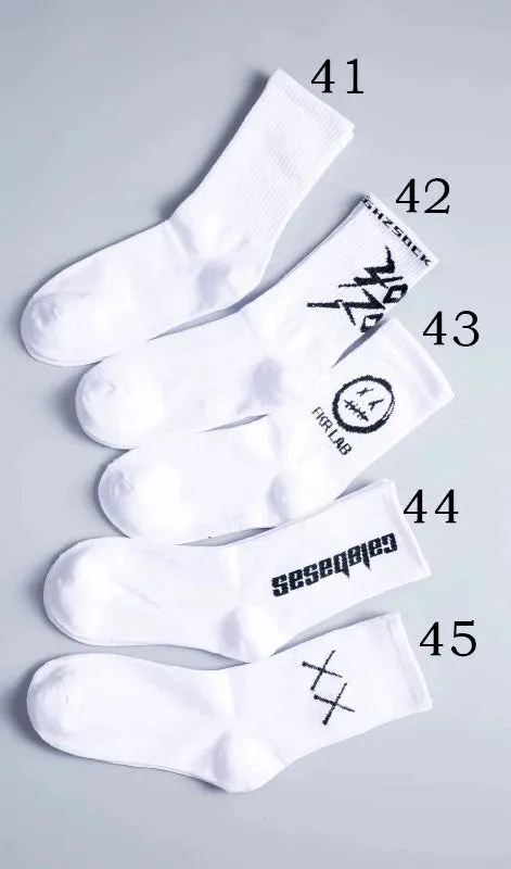 Trendy Mid-Barrel Cotton Socks